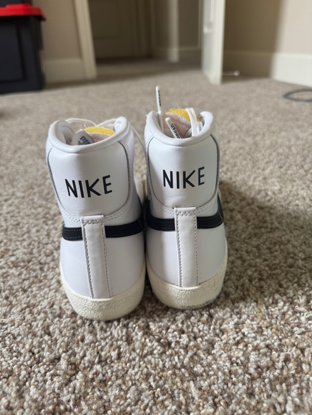 WOMEN'S HIGH TOP NIKE BLAZER - Picture 3 of 4